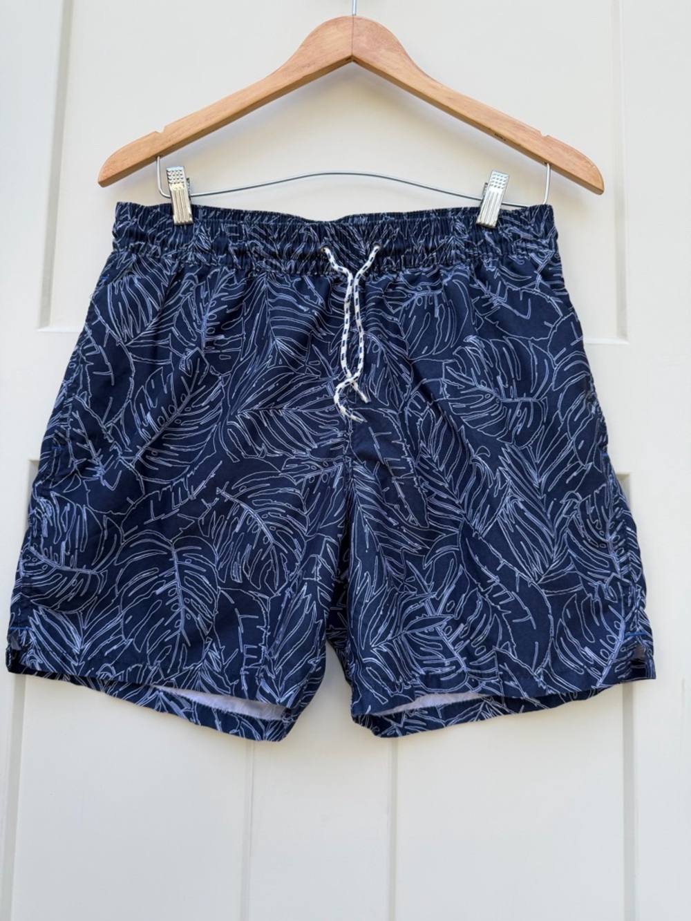 Goodfellow & Co Navy Leaf-Print Swim Shorts with Mesh Basket Liner 6”